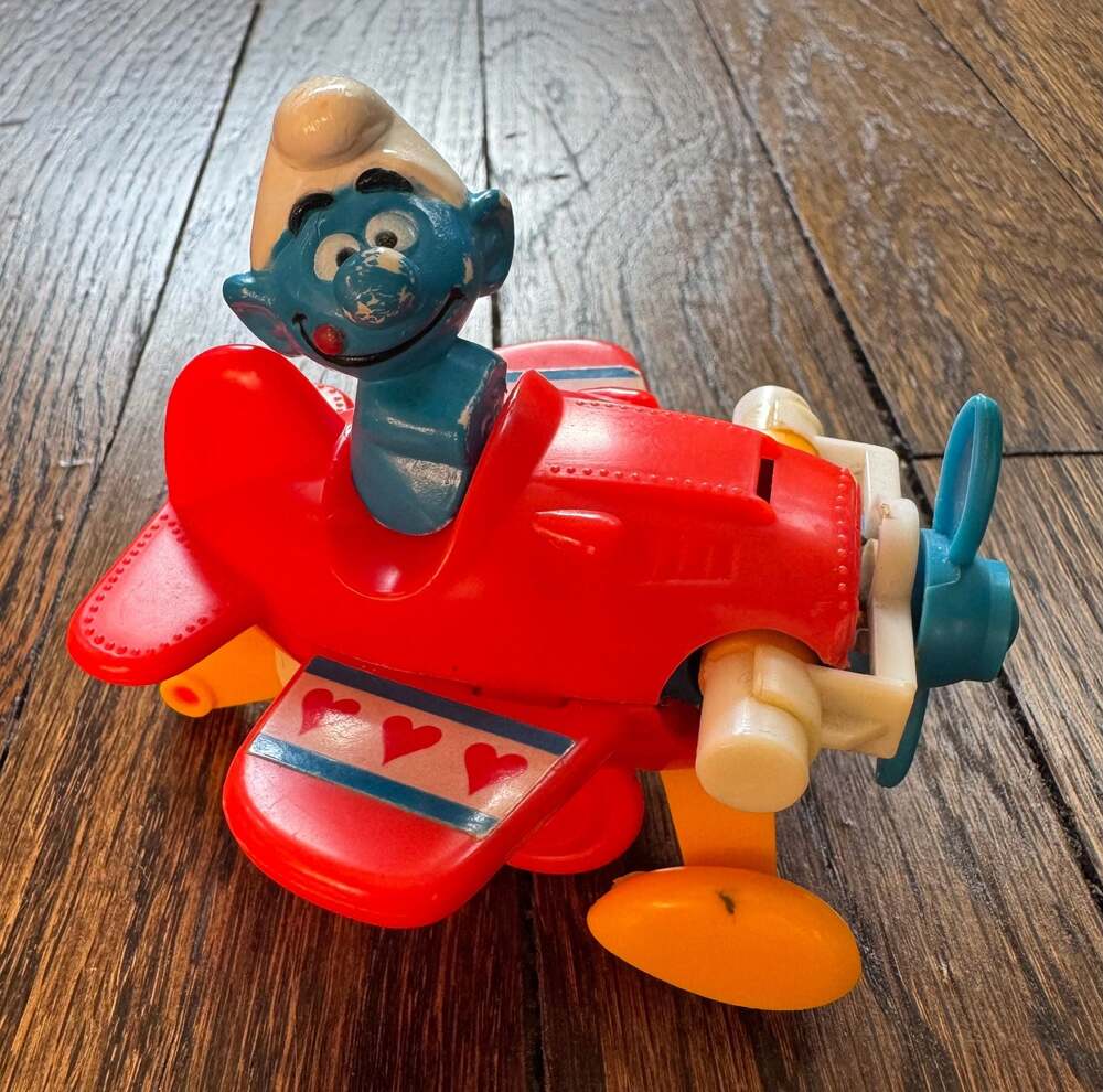 VINTAGE 1982 Smurf Wind-Up Toy Red Airplane GALOOB Tiny Tooter MISSING 1 Wheel